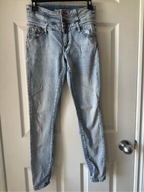 High-Rise Skinny Jeans in Light Blue